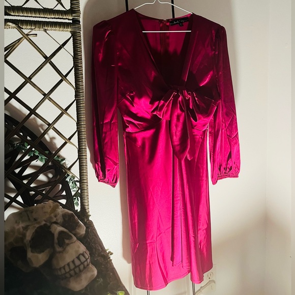 Magenta long sleeve Midi Satin like Dress size Medium - Picture 3 of 5